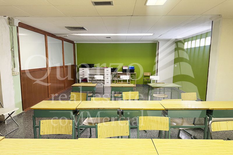 Foto 0b7f3537-62ab-4441-987d-5ffcd1a50945. Local comercial se vende local comercial , (alicante) en Villena