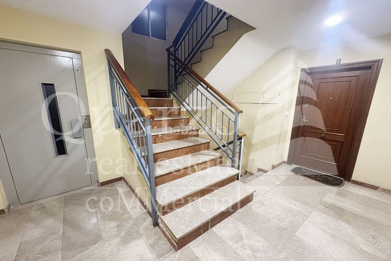 Foto a7115f96-8557-4c33-be56-c8ff2df463e7. Local comercial se vende local comercial , (alicante) en Villena