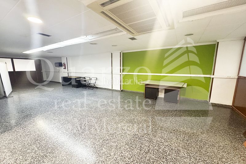 Foto ab76f0b9-4e55-4e92-8a90-2be358d1cefc. Local comercial se vende local comercial , (alicante) en Villena
