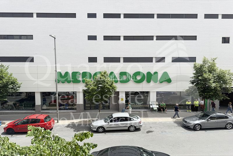 Foto b92a255e-84a9-4e74-abbe-451a88d2a6b2. Local comercial se vende local comercial , (alicante) en Villena