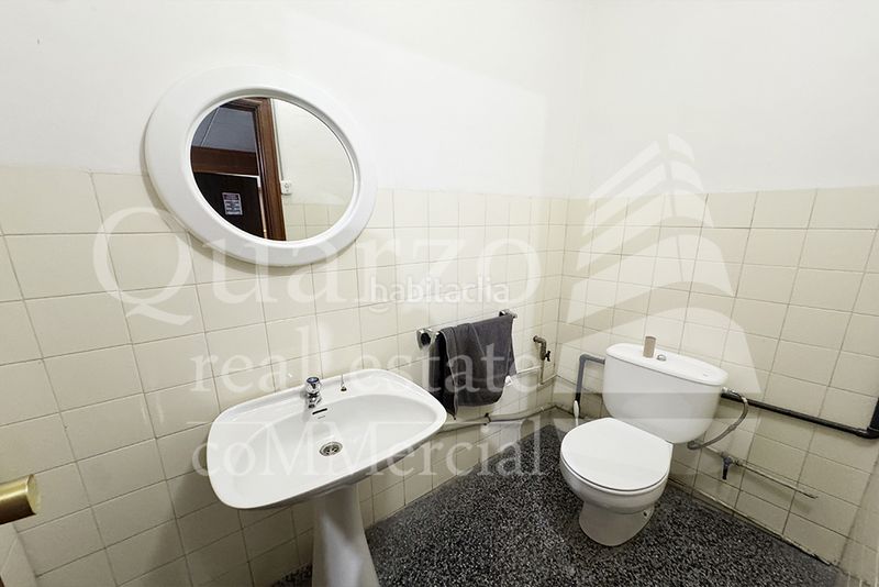 Foto c9fb36aa-1e0e-42ce-b509-18ad9f59f116. Local comercial se vende local comercial , (alicante) en Villena