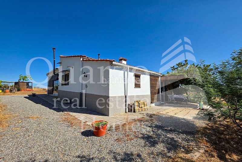 Foto d6797b3d-6732-4a25-82e3-d492ebcfea08. Masia amb xemeneia calefacció aparcament piscina a Cáceres