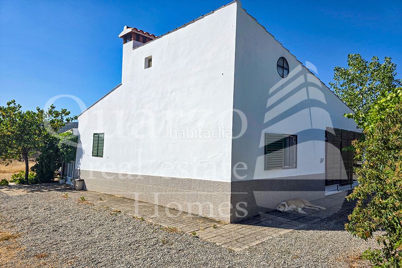 Foto e4affa44-2e13-42a8-8b76-e9c7dfe8d9c2. Masia amb xemeneia calefacció aparcament piscina a Cáceres