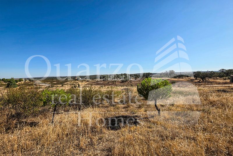 Foto ece30565-85ad-4a85-875a-c47ac36375a5. Masia amb xemeneia calefacció aparcament piscina a Cáceres