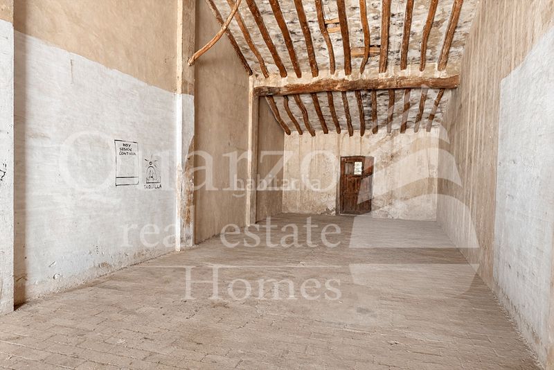 Foto 4271da1f-36d5-4c11-bbef-56c700de0d49. Casa adosada en venta singular bodega/almacén urbano con gran potencial , alicante. en Beneixama