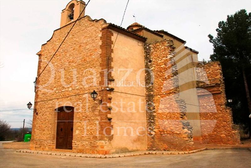 Foto 6b4dd47c-4d1d-4d36-9be2-8ee67b52f354. Casa adosada en venta singular bodega/almacén urbano con gran potencial , alicante. en Beneixama