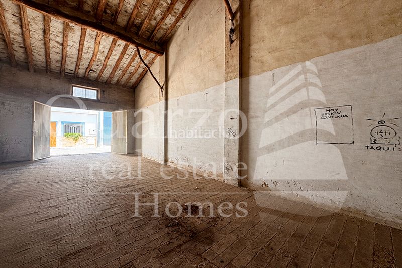 Foto 7d01e0a2-cfe9-4821-b7af-ddc7db9149cd. Casa adosada en venta singular bodega/almacén urbano con gran potencial , alicante. en Beneixama