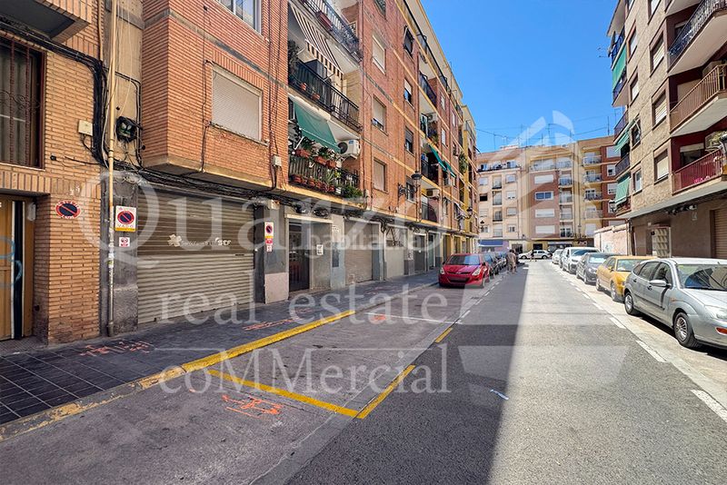 Foto 594b87fb-f44b-480d-9e2c-e4082468c5f5. Local comercial a La Raïosa Valencia
