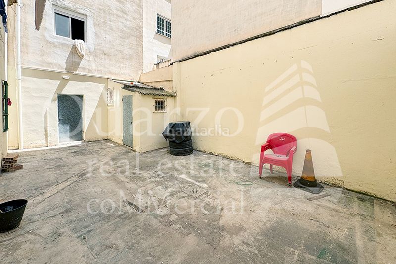 Foto f0612b6f-24df-43d0-a24b-2df339c7f8ac. Local comercial a La Raïosa Valencia