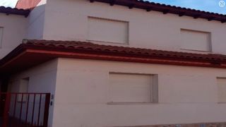 Chalet à Lucillos. En venta maravilloso chalet en lucillos, toledo