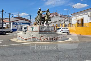 Maison jumelée  Calle postigo. En venta espléndida casa de pueblo totalmente reformada en cecla