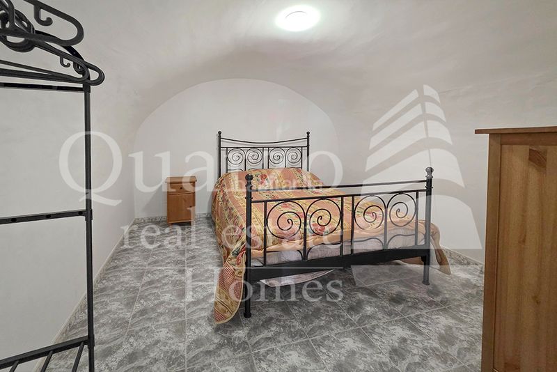 Foto b333afec-5d20-4a7b-8102-ebc53774f922. Casa adossada amb calefacció a Ceclavín
