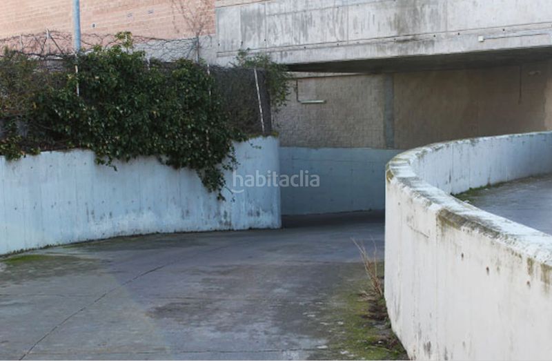 Foto adf3d4c1-f45c-4675-bb9c-88419b94643f. Aparcament cotxe a Perales del Río Getafe