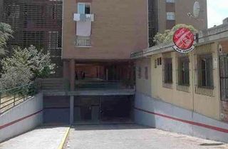 Aparcament cotxe a Arturo Eyries