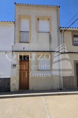 Maison  Calle cruz. Se vende casa de pueblo en hinojal, (cáceres)
