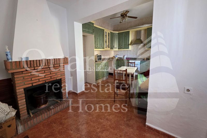 Foto ce96183a-e90b-4ad1-863f-b0cc29c1d04e. Casa adossada amb xemeneia calefacció a Madrigalejo