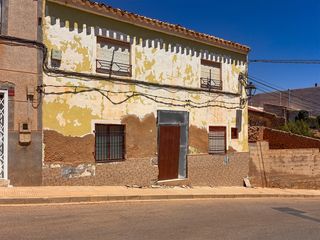 Casa  Calle parador. Se vende casa de pueblo en tobarra, (albacete)