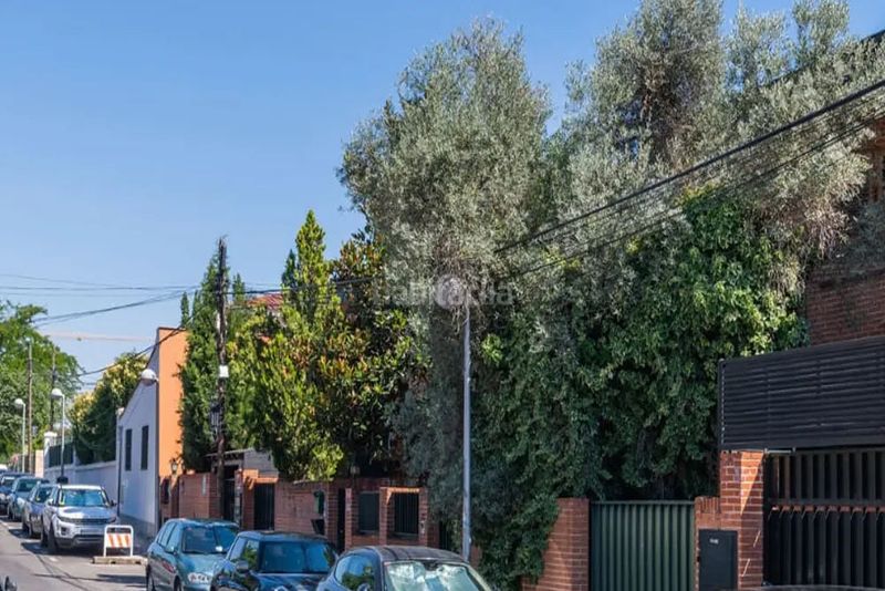 Foto d4d0c237-36a4-4bfb-af02-52a3fd285294. Casa adossada a La Florida - El Plantío Madrid