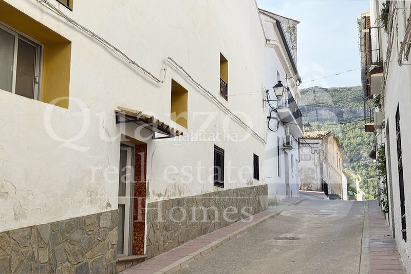 Foto a6eec56b-7cfe-43f9-880d-78c6db45db77. Casa amb calefacció a Millares