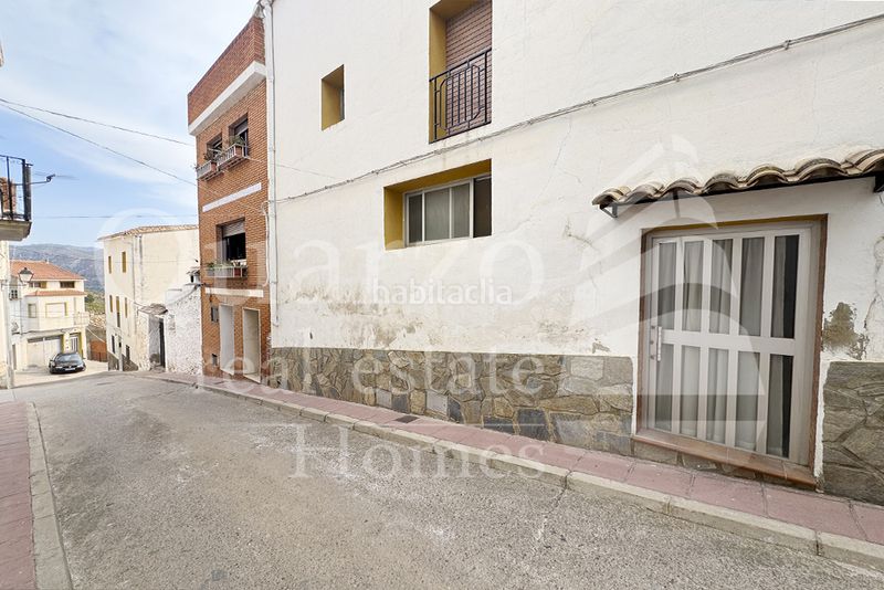 Foto cc29f331-9b9b-41b3-968c-d0a631162b26. Casa amb calefacció a Millares