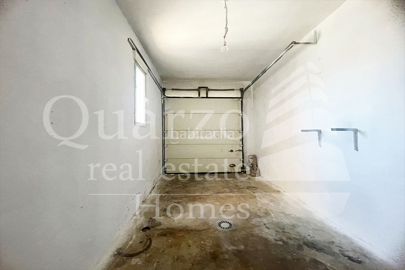 Foto b12a9380-00f3-4ae0-b76d-d21cb86355ce. Casa aparellada amb aparcament a Mata (La)