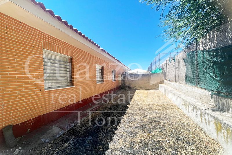 Foto ffa1bc46-a00a-4312-bbd8-dc0ff9897f8e. Casa aparellada amb aparcament a Mata (La)