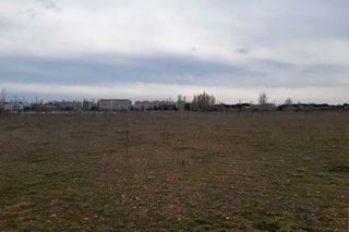 Terreny residencial  Carretera segovia. Se vende solar urbanizable en valladolid