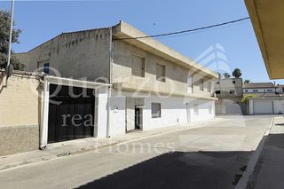 Maison  Carrer sant blai. Se vende casa independiente en montaverner