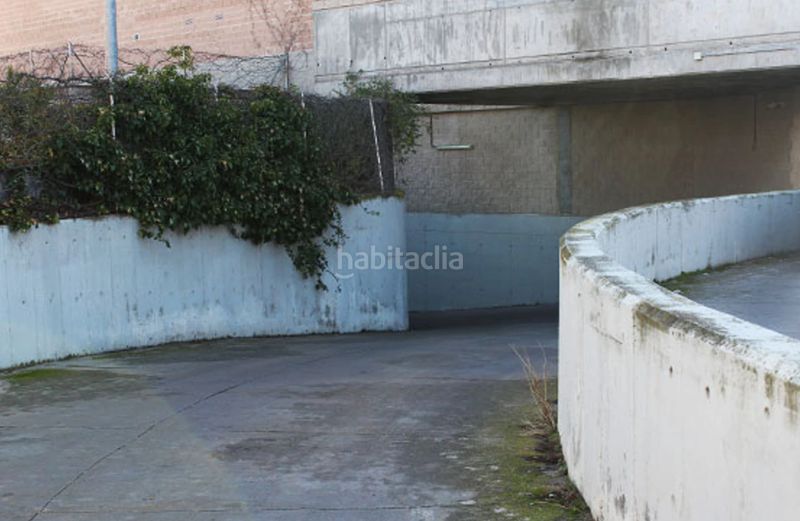 Foto 532bbb78-9c5c-4913-96bb-6a4962fb9c7c. Aparcament cotxe a Perales del Río Getafe