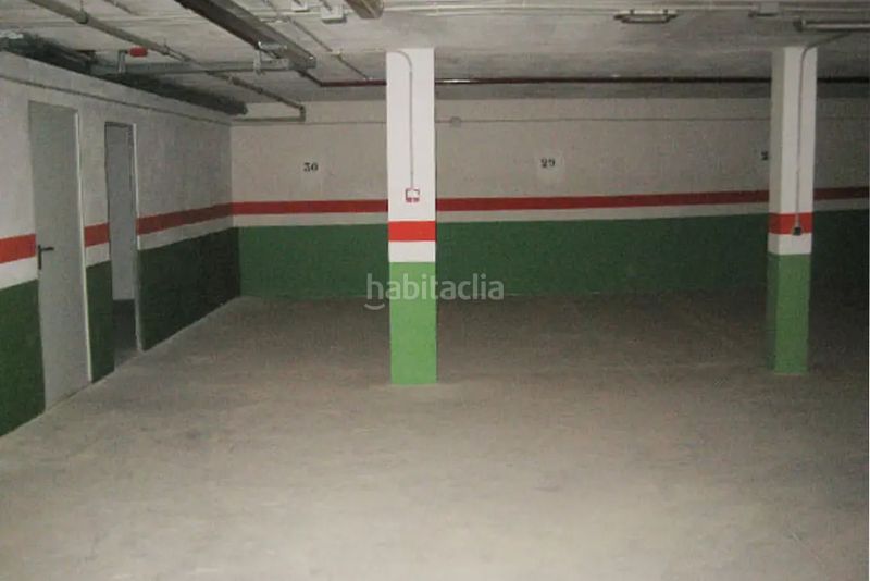 Foto 1da40823-57c7-4288-a067-473682b5be73. Aparcament cotxe a Navalcán