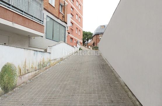 Foto c5cb0b18-355a-4a51-9f2f-7c82f89e2a09. Parking moto en venta espléndida plaza de moto en Ciudad Universitaria, . en Madrid