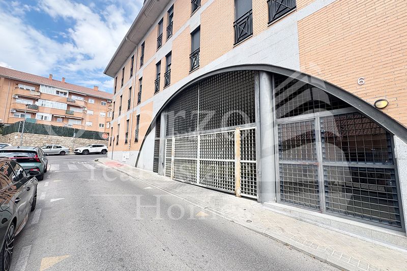Foto ab8d66f5-2743-416a-a73c-3a12bc7da5f1. Pis amb calefacció aparcament a Manzanares el Real