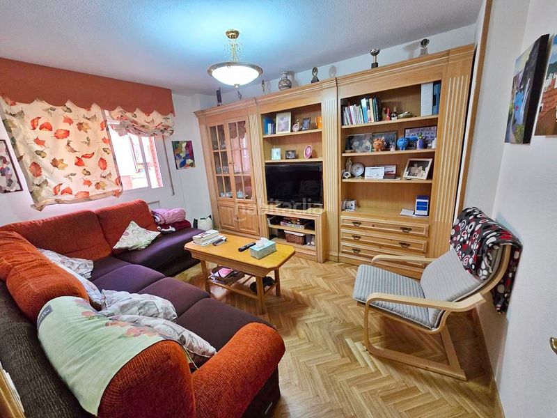 Foto fb2f0fbf-632f-454a-8acf-9e8f46a63b99. Àtic amb calefacció aparcament a Casco Antiguo Leganés