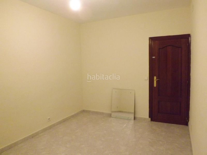 Foto fa78eb96-90d2-4ff1-bdaa-65356535ff08. Pis a Flores Leganés