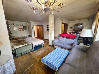 Etagenwohnung in Casco Antiguo. Piso de 4 dormitorios y 2 baños con ascensor en el casco antiguo