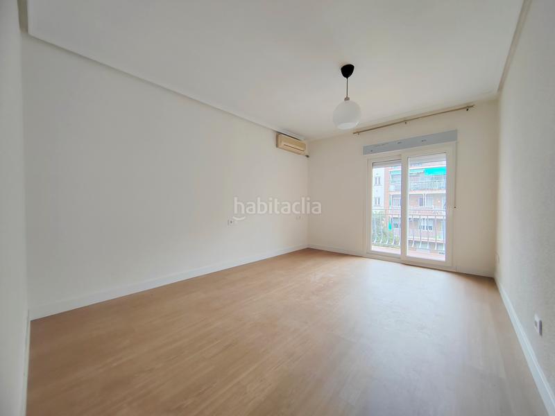 Foto 6573664e-e347-4f5e-a5bc-f9cc4206b37c. Rent flat with parking pool in Ventas Madrid