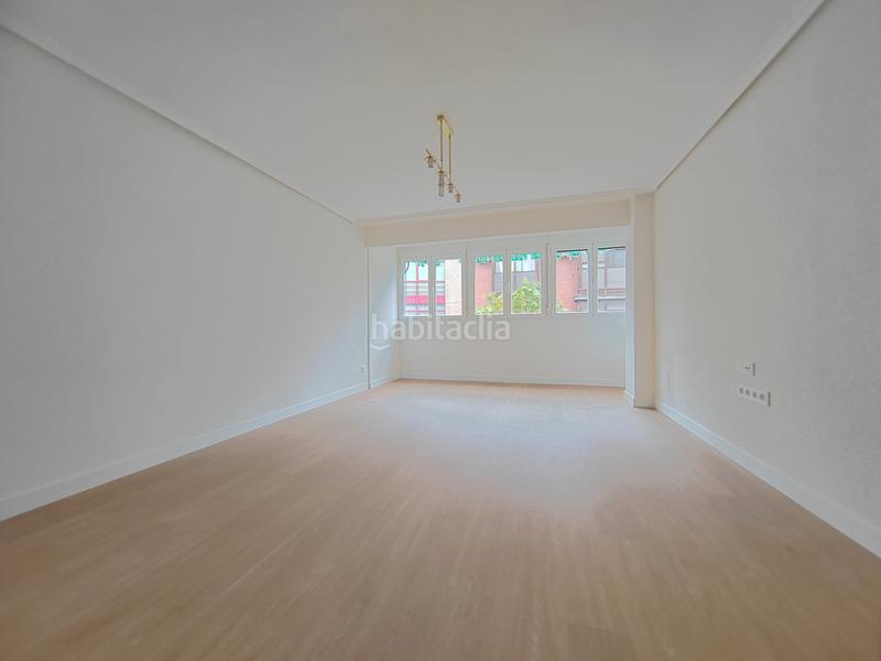 Foto c3af1d9f-acff-4138-a2f9-338f36c4eaf9. Rent flat with parking pool in Ventas Madrid