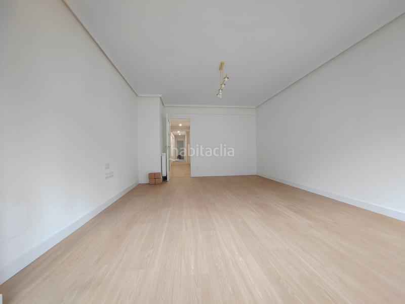 Foto e2496cab-1276-4c6d-9965-e39f94d05d12. Rent flat with parking pool in Ventas Madrid