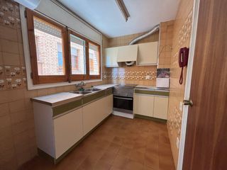 Miete Etagenwohnung  Calle canto del botiguer. Es lloga pis al poble de prats de lluçanès