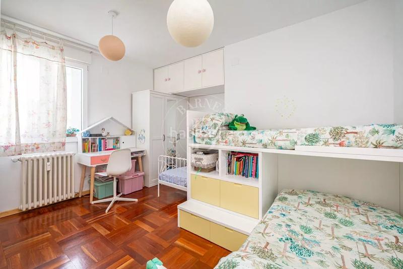 Foto 0c21c576-c439-4b80-bdd6-f7f7a1012c59. Dachwohnung mit heizung in Guindalera Madrid