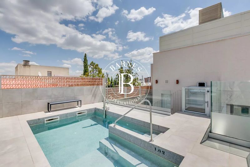 Foto a23e28aa-d8d2-4bea-b0c6-007f2af7f6cf. Pis amb calefacció aparcament piscina a Almagro Madrid
