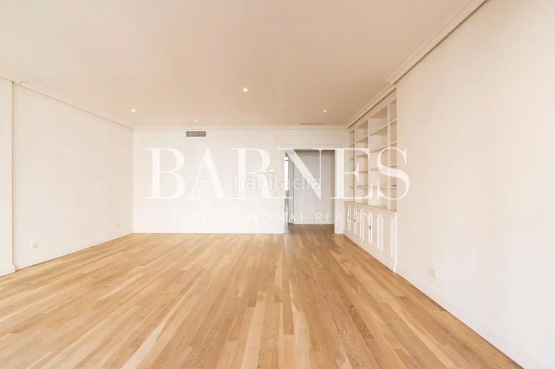 Foto c46254e1-17f9-4231-80c2-2f0f344f8e1d. Location appartement avec chauffage parking piscine dans Madrid