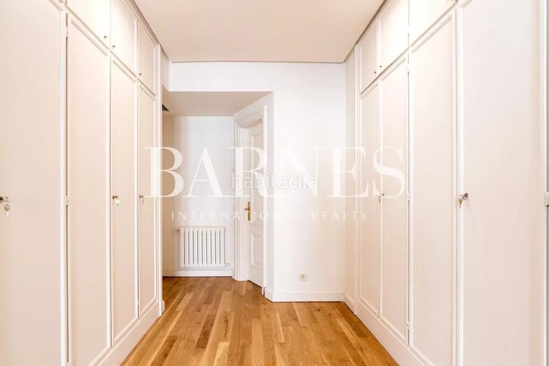 Foto e00ed474-1629-46a7-9d65-4d257196ea41. Location appartement avec chauffage parking piscine dans Madrid