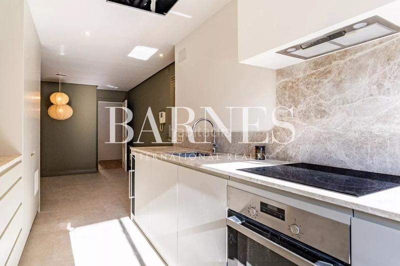 Foto ec1f7d25-3b20-43bf-9f9c-a04cc8b7d60f. Location appartement avec chauffage parking piscine dans Madrid