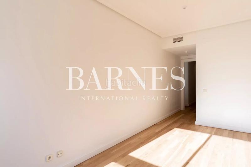 Foto f49de920-93d3-4c56-85d7-4ca9ad3ef86e. Location appartement avec chauffage parking piscine dans Madrid