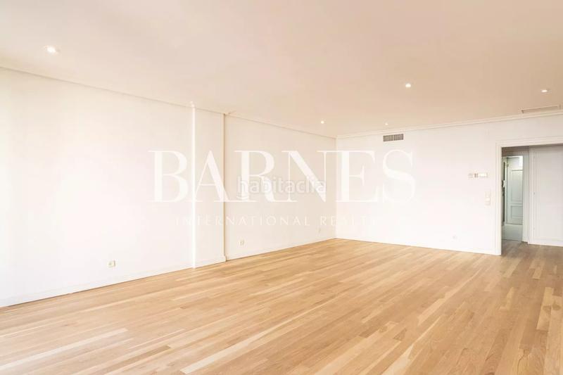 Foto fdc1e104-1910-4e70-bde6-b30feaed8853. Location appartement avec chauffage parking piscine dans Madrid