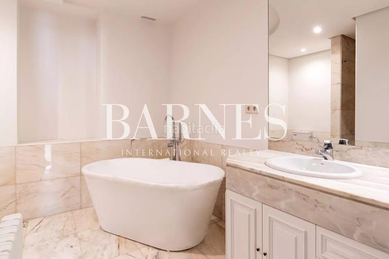 Foto 016c6b0a-4033-4639-a2ba-6abe17f34afc. Rent flat with heating parking pool in Almagro Madrid