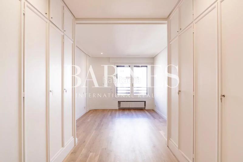 Foto 55820995-efa6-4afe-8915-fd27ca4e4a3e. Rent flat with heating parking pool in Almagro Madrid