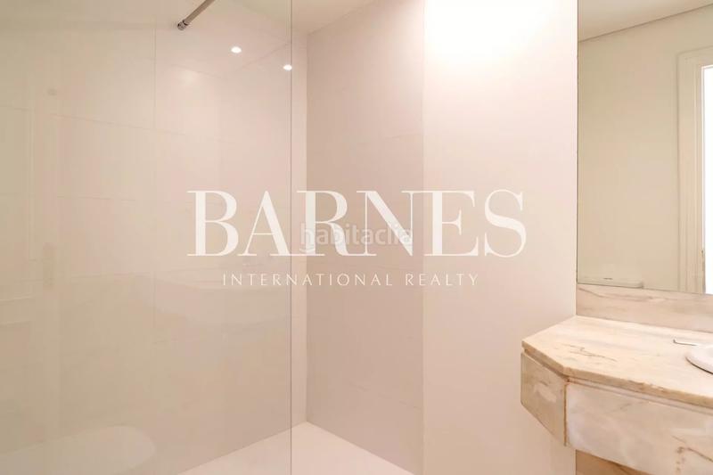 Foto f059e395-7d43-48ac-8c50-022ce52c2ff2. Rent flat with heating parking pool in Almagro Madrid