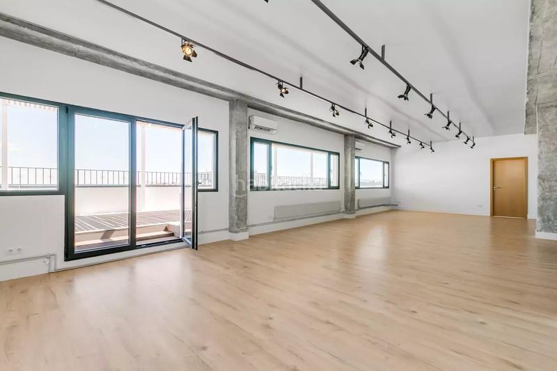 Foto 18b975a9-a8b2-4536-8817-fb3c1d2e9a15. Attique avec chauffage parking dans Simancas Madrid